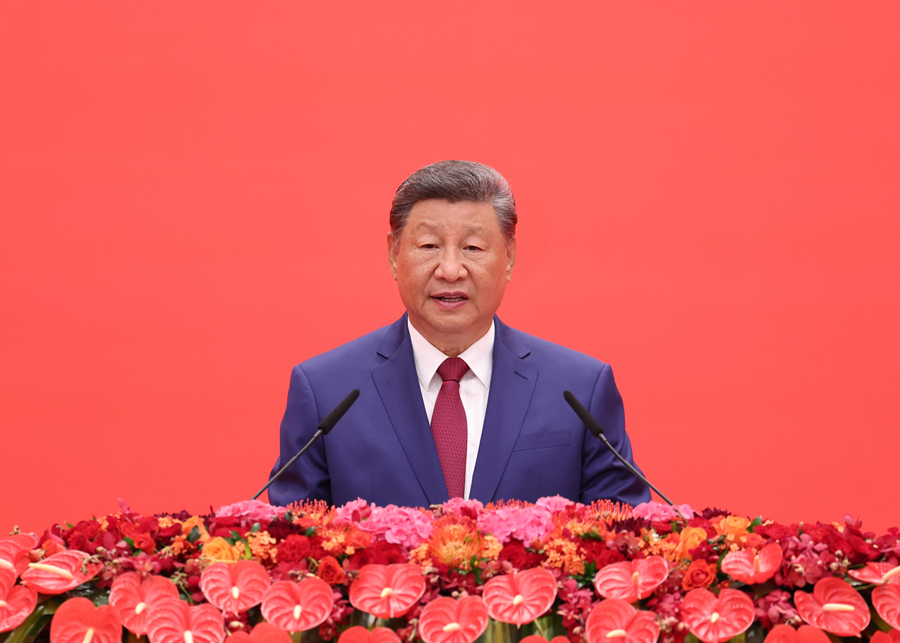 9月3日,纪念中国人民抗日战争暨世界反法西斯战争胜利80周年招待会在北京人民大会堂隆重举行。中共中央总书记、国家主席、中央军委主席习近平出席招待会并发表重要讲话。